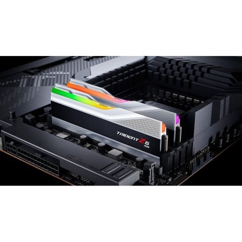 Модуль памяти для компьютера DDR5 32GB (2x16GB) 7200 MHz Trident Z5 RGB Silver G.Skill (F5-7200J3445G16GX2-TZ5RS) - Нулевой остаток (Feed)  - Нулевой остаток (Feed) 