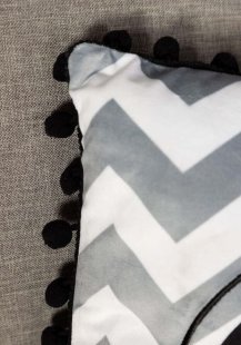 Подушка DC COMICS Batman Logo Black Pom Pom Pillow 40 см.