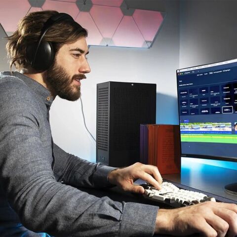 Корпус Hyte Revolt 3 Black (CS-HYTE-REVOLT3-B) - Нулевой остаток (Feed) - Нулевой остаток (Feed)