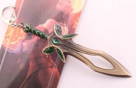 Брелок DOTA 2 Butterfly Sword Дота 2 меч метал колір бронза 6 см. -   -  