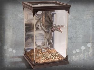 Статуэтка Harry Potter Noble Collection Magical Creatures No. 5 Ukrainian Ironbelly Гарри Поттер Украинский железнобрюх