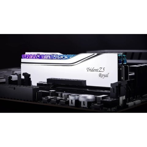 Модуль памяти для компьютера DDR5 32GB (2x16GB) 7600 MHz Trident Z5 Royal Silver G.Skill (F5-7600J3646G16GX2-TR5S) - Нулевой остаток (Feed) - Нулевой остаток (Feed)