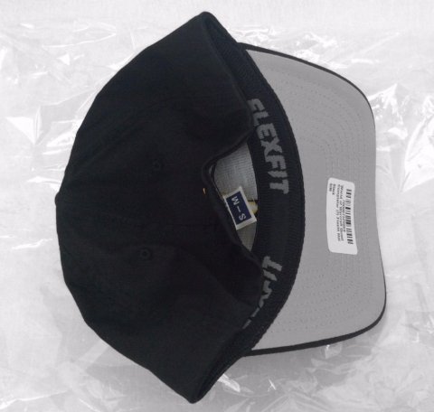 Кепка World of Warcraft Black Quest Completer (?) Flexfit Hat (размер S/M) - -