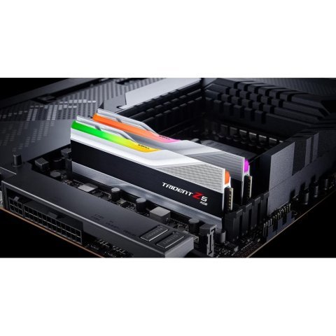 Модуль памяти для компьютера DDR5 64GB (2x32GB) 6000 Trident Z5 RGB Silver G.Skill (F5-6000J3238G32GX2-TZ5RS) - Нулевой остаток (Feed) - Нулевой остаток (Feed)